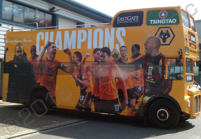 Wolves_Bus_1.jpg