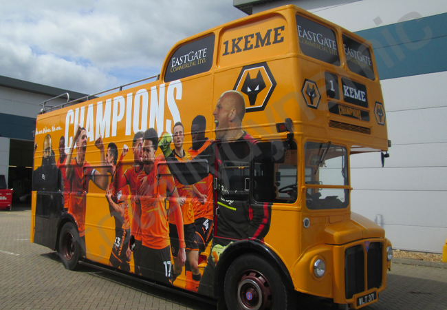 Wolves_Bus_2.jpg