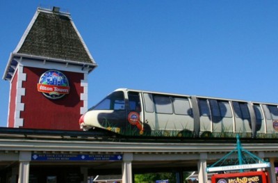 Alton_Towers_-_Moonorail.jpg