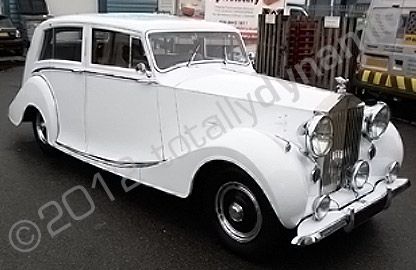 Classic 1940s Rolls Royce Wraith fully wrapped in gloss white vinyl by Totally Dynamic North London