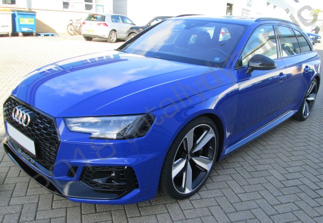 Audi RS4 fully wrapped in a gloss mid blue car wrap
