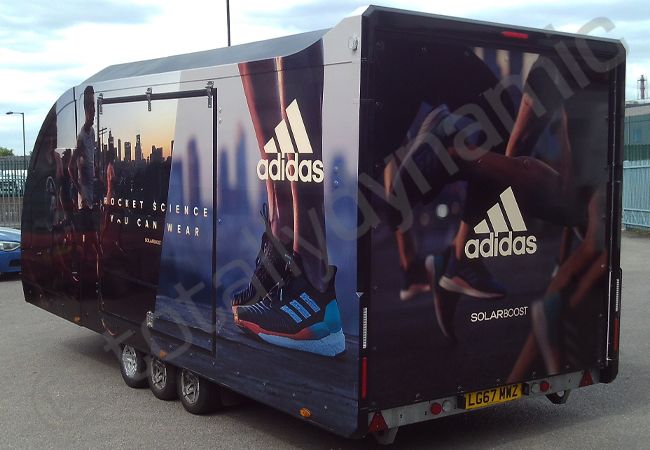 Adidas Midnight Club Land Rover & Trailer