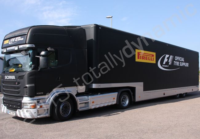 Lorry fleet fully vinyl wrapped for Pirelli
