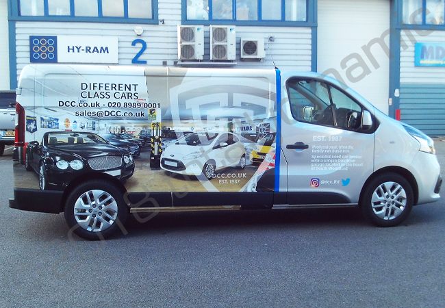 Renault Trafic fully vinyl wrapped for DCC 4x4