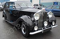 Classic 1940s Rolls Royce Wraith fully wrapped in gloss white vinyl by Totally Dynamic North London